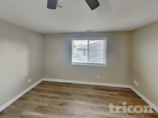 Building Photo - 16209 NE 12th St