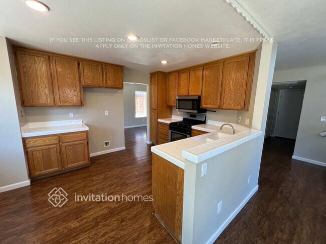 Foto del edificio - 8304 Lonely Hill Way