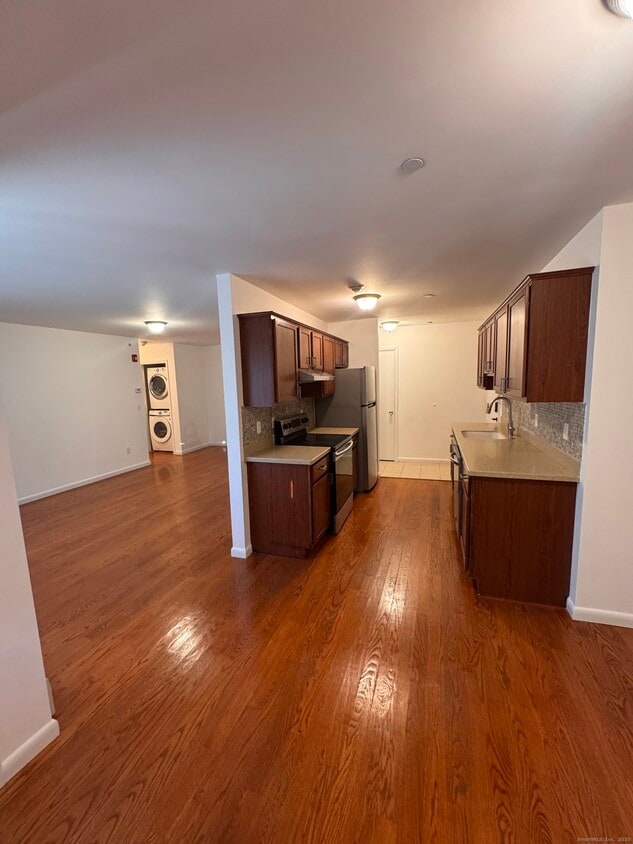 Primary Photo - 333 Vincelette St