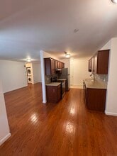 Building Photo - 333 Vincelette St