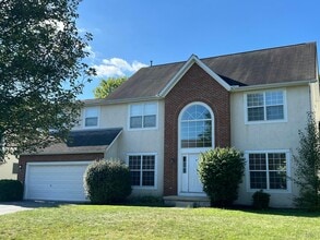 Building Photo - 3825 Delwood Dr