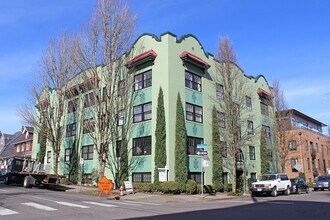 Building Photo - 507 NW 22nd Ave