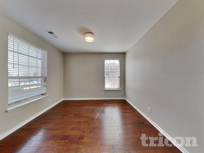 Foto del edificio - 10401 Turning Leaf Trail