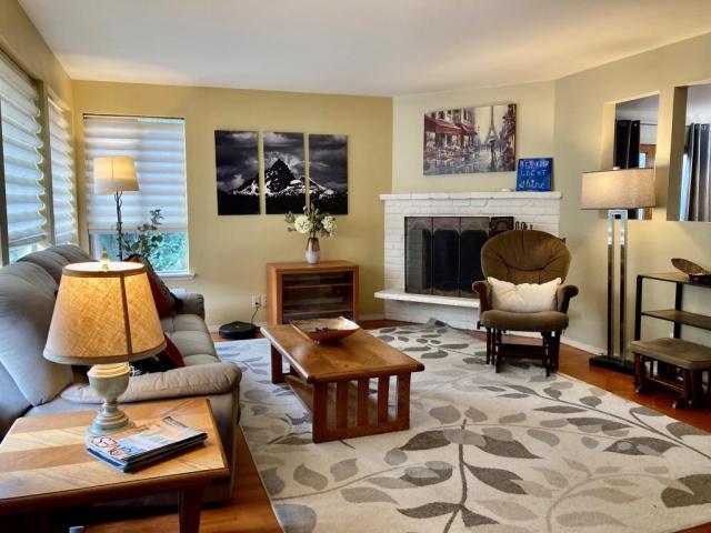 Foto principal - 4 bedroom in Kirkland WA 98033