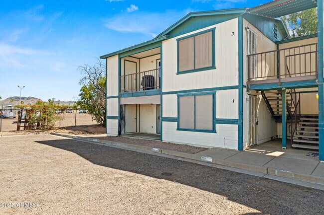Foto del edificio - 9928 E Birchwood Ave