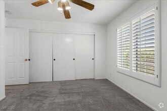 Building Photo - 2623 S Durango Dr