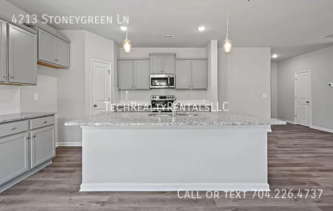 Foto del edificio - 4213 Stoneygreen Ln