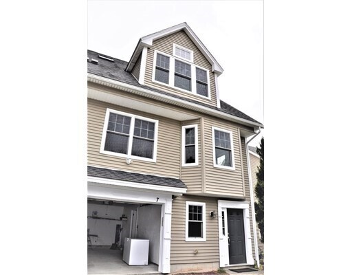 Foto del edificio - 7 Kings Brook Ave