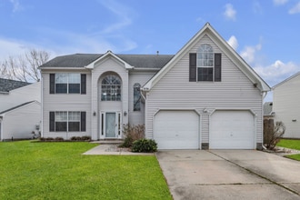 Building Photo - 3136 Sacramento Dr