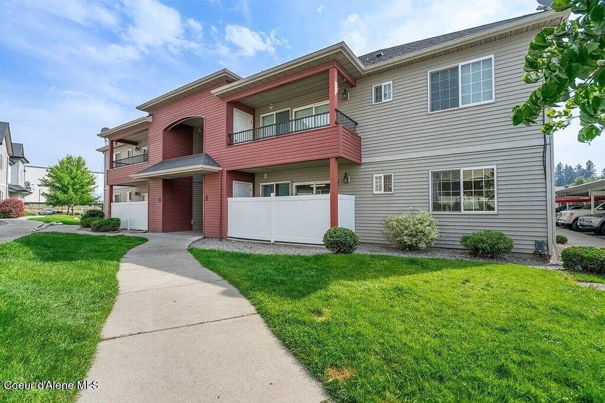 Foto principal - Beautiful 3 Bed / 2 Bath Lower-Level Condo – Promenade Condos, Post Falls