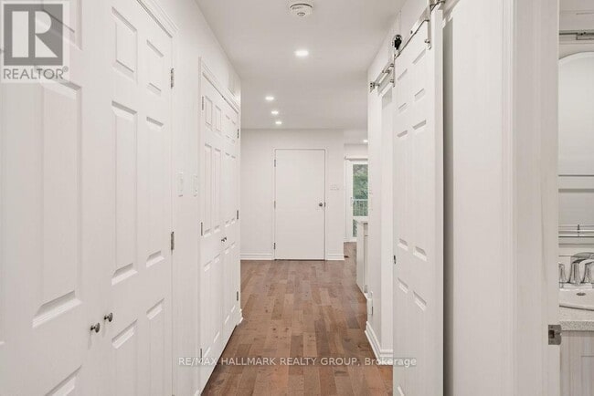 Photo du bâtiment - 552 McLeod St