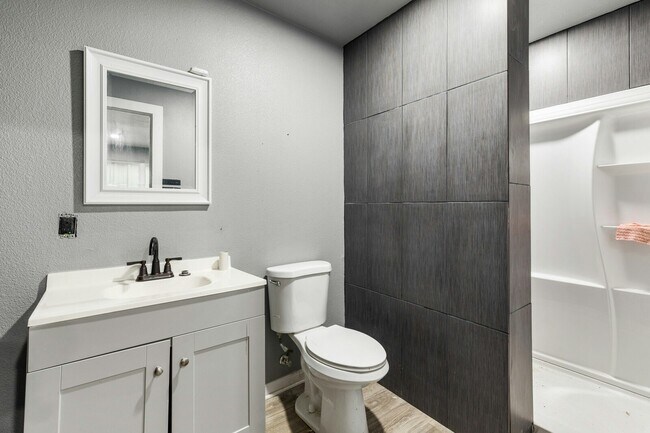 Building Photo - 256 Candyce Dr