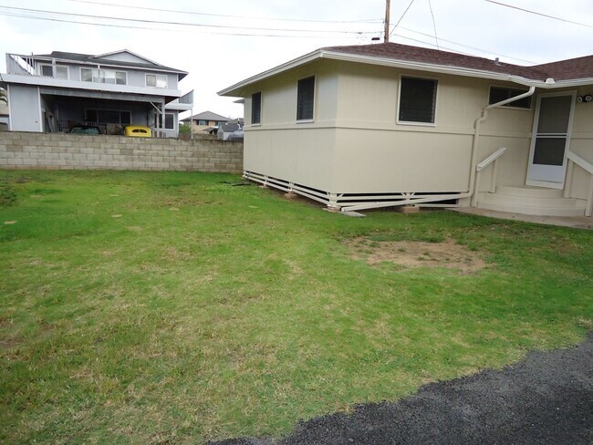 Foto del edificio - Kailua - Coconut Grove 3 bedroom / 1 bath ...