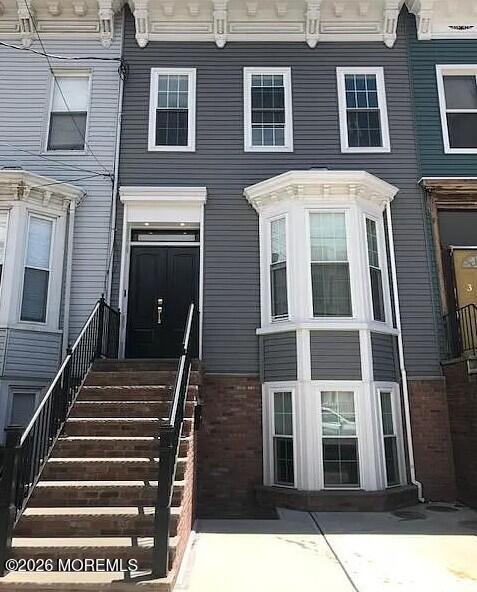 Building Photo - 320 New York Ave