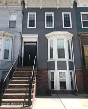 Building Photo - 320 New York Ave