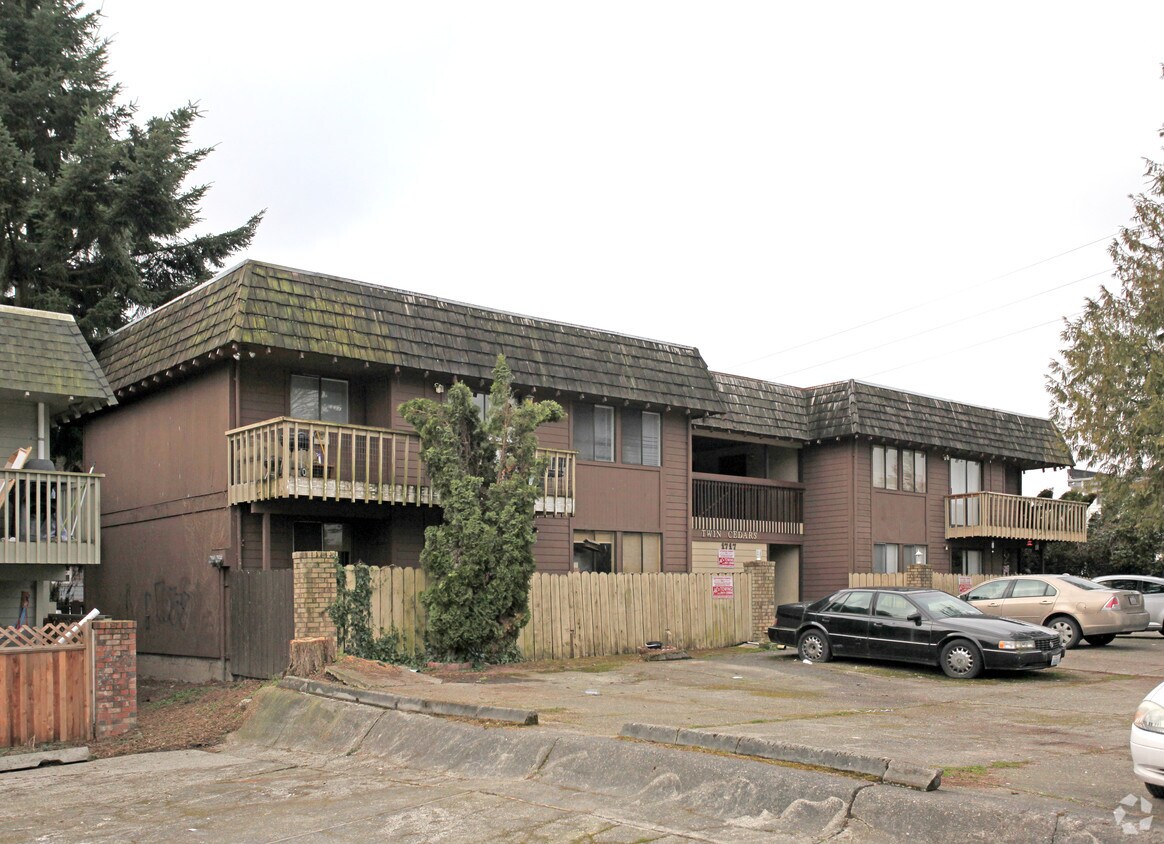 Primary Photo - Twin Cedar Apartments