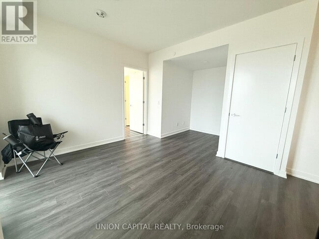 Building Photo - 3071 Trafalgar Rd