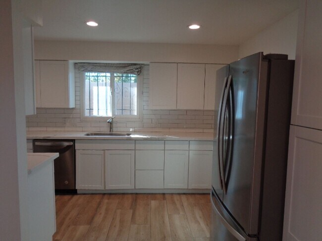 Building Photo - 4334 N 15th Ave