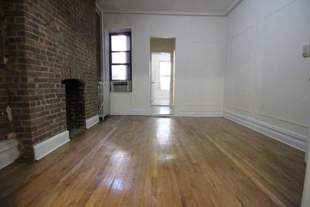 Primary Photo - 483 Columbus Avenue