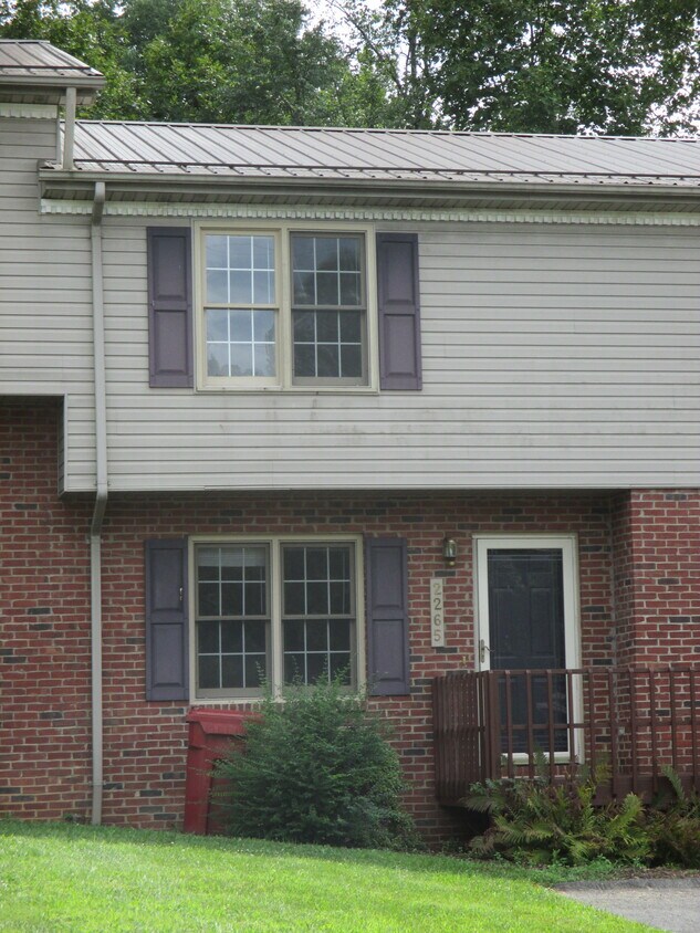 2265 Forest Acres Dr Unit 2265, Johnson City, TN 37604 Condo for Rent
