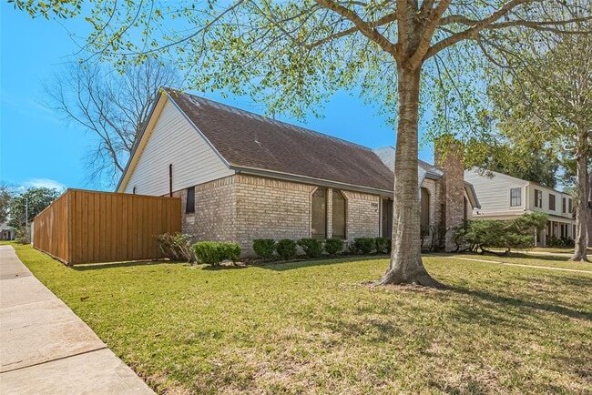 Building Photo - 15030 St Cloud Dr