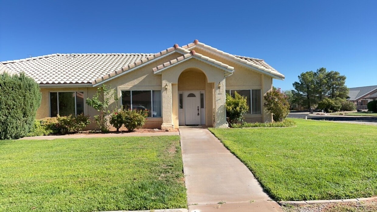 Primary Photo - Charming Corner Lot Home in Bloomington Hi...