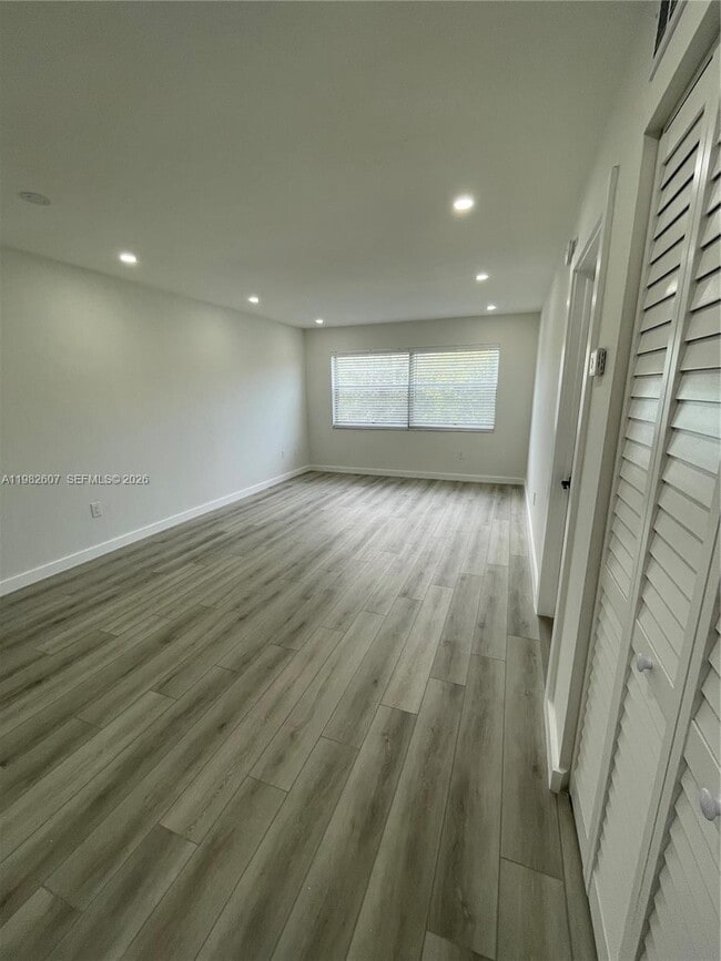 Building Photo - 365 NE 125th St