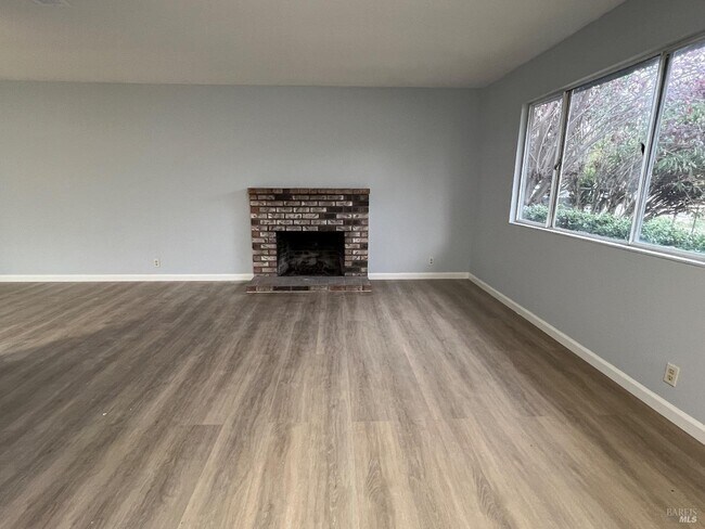 Building Photo - 200 Pembroke Dr