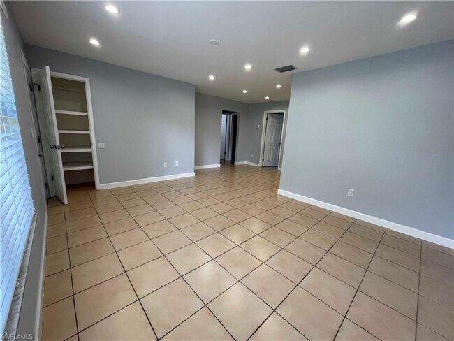 Building Photo - 4233 Pine Drop Ln