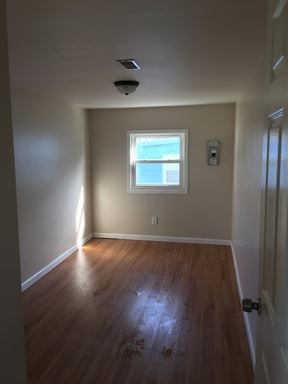 Building Photo - 1015 Ryan Ave