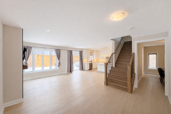 Building Photo - 325 Sedgewood St