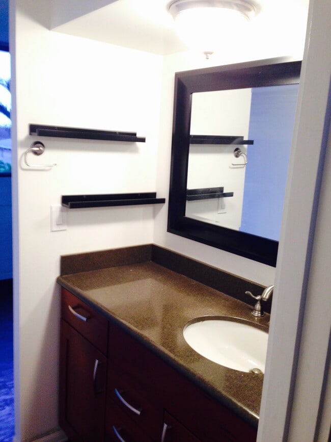 Building Photo - 1040 Kinau St