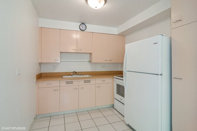 Building Photo - 210 N Kenilworth Ave