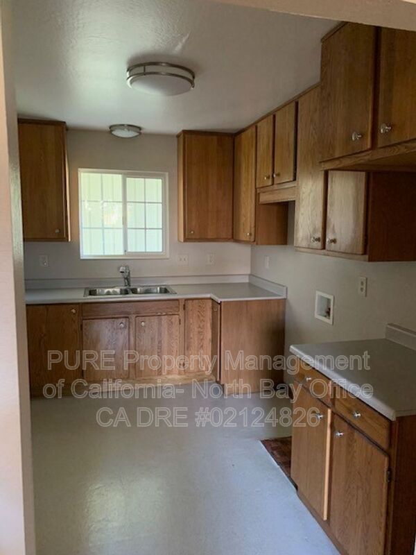 Building Photo - 551 Chablis Ct