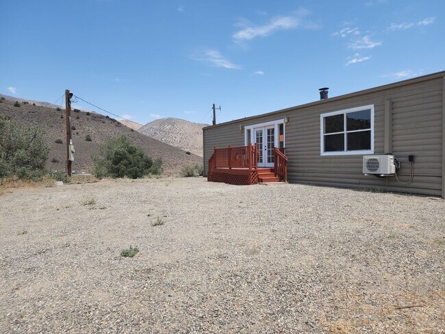 Foto del edificio - Large manufactured home in Topaz Ranch Estates