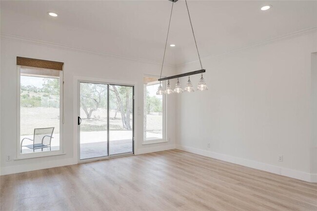 Building Photo - 3850 Bell Springs Rd