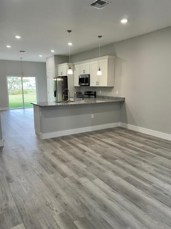 Foto del edificio - 704 Leopard Ct