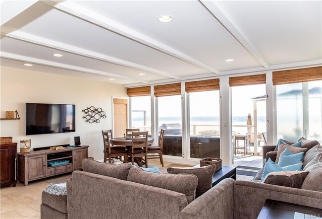 Building Photo - 35 Surfside Ave.