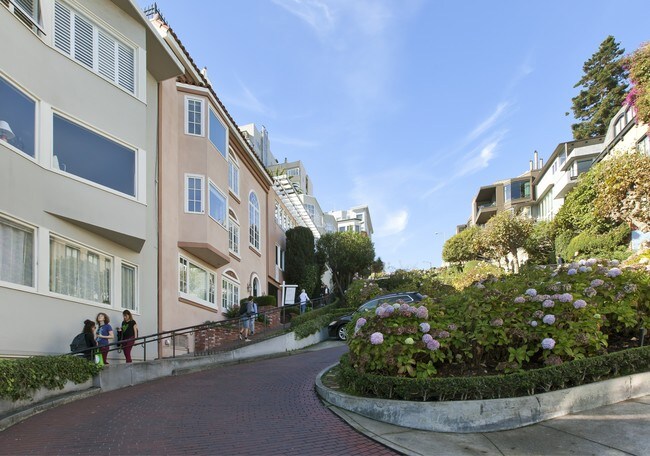 Building Photo - 1033-1037 Lombard St