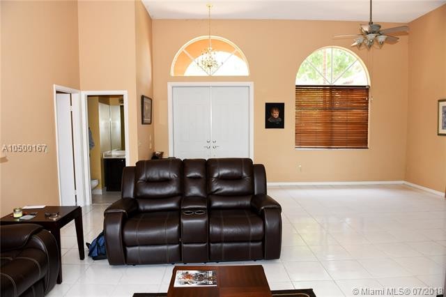 Foto del edificio - 1300 SW 104th Ave