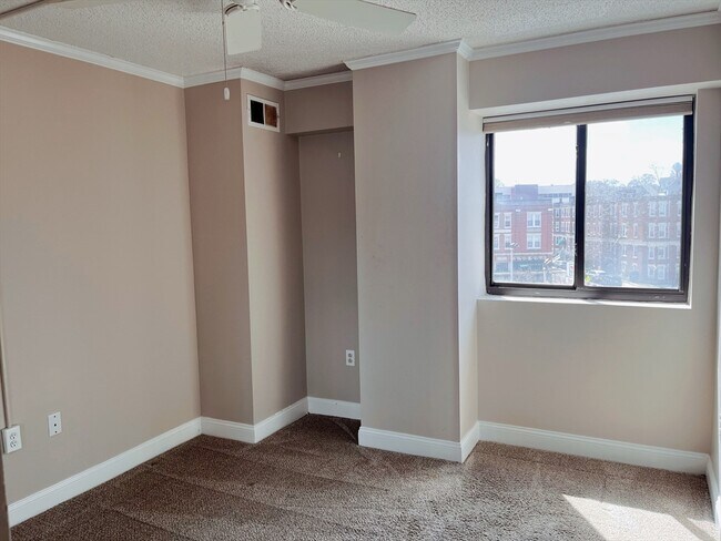 Foto del edificio - 15 N Beacon St