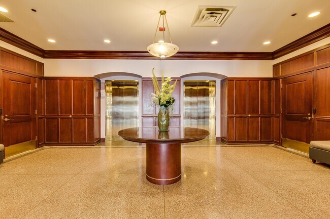 Foto del edificio - 33 W Huron St