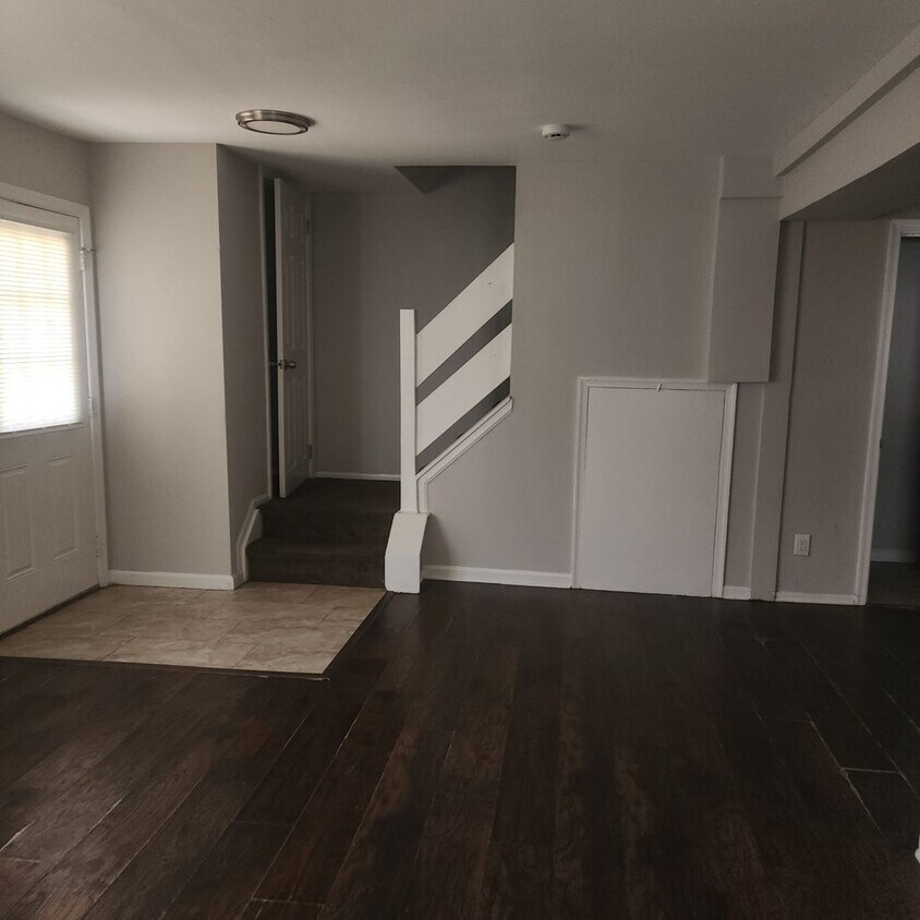 Foto principal - Spacious 3 bedroom house in Lehigh Manor