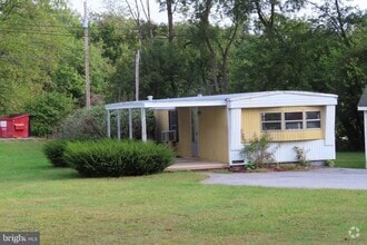 Building Photo - 14169 Buchanan Trail W