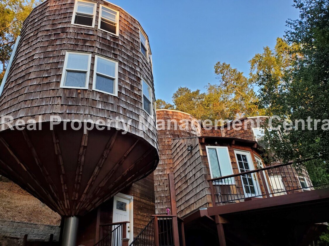 Foto principal - AVAILABLE NOW - 3 bedroom, 3 bath - Privat...