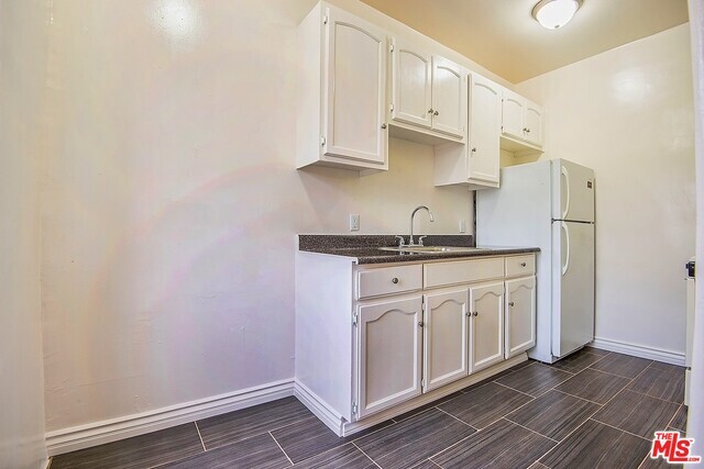 Building Photo - 1520 S Wilton Pl