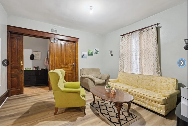 Foto del edificio - 908 1st St NW