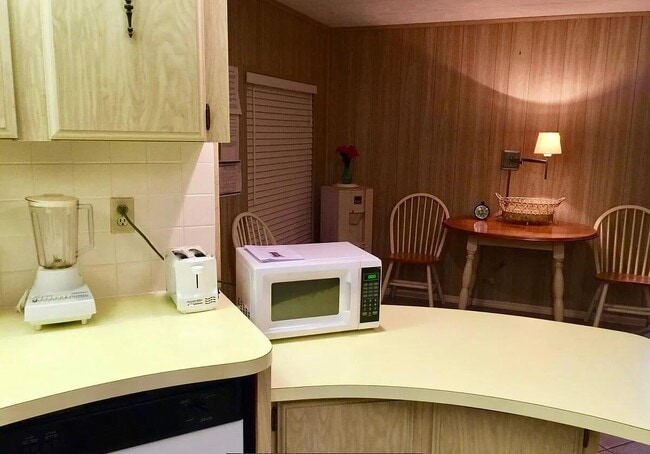 Foto del edificio - 4067 White Pine Dr