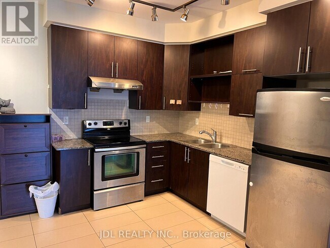 Photo du bâtiment - H-60-260 S Town Centre Blvd