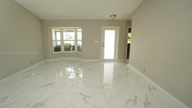 Foto del edificio - 3160 NW 101st Ave